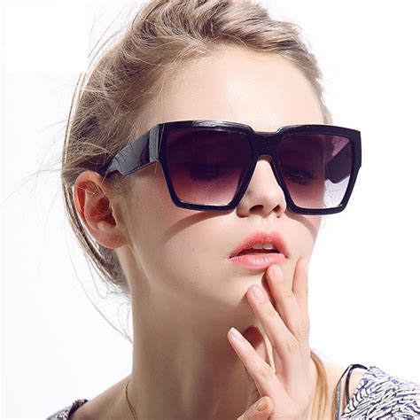 shades for round face female